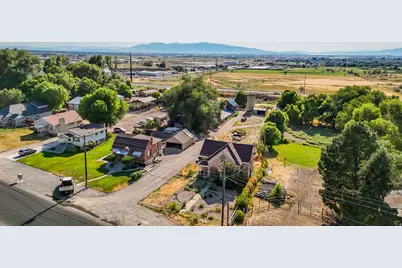 1632 S Main St, Springville, UT 84663 - Photo 9