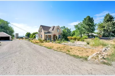 1632 S Main St, Springville, UT 84663 - Photo 27