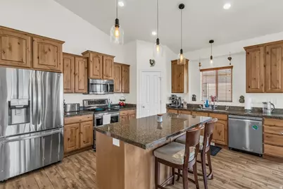 12367 S Black Foot St, Riverton, UT 84096 - Photo 9