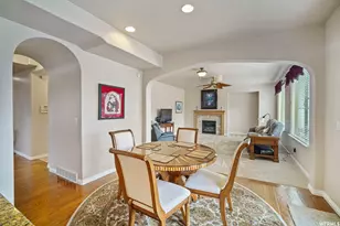 902 Romsey Ct, North Salt Lake, UT 84054 - Photo 5