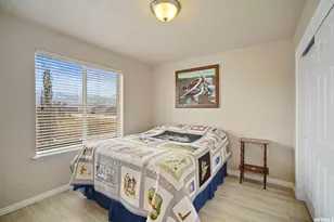 902 Romsey Ct, North Salt Lake, UT 84054 - Photo 15