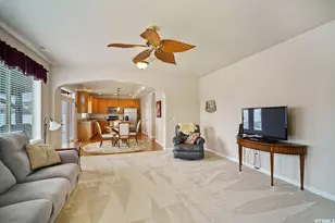 902 Romsey Ct, North Salt Lake, UT 84054 - Photo 7