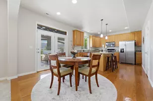 902 Romsey Ct, North Salt Lake, UT 84054 - Photo 17