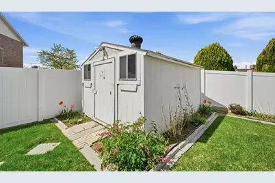 5145 S 350 E, Washington Terrace, UT 84405 - Photo 17