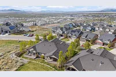 178 E Edgecrest Ln, North Salt Lake, UT 84054 - Photo 33