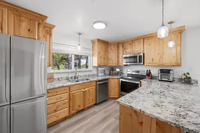 2198 S Elaine Dr E, Bountiful, UT 84010 - Photo 9