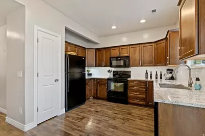 1001 W Chatham Dr N, North Salt Lake, UT 84054 - Photo 7