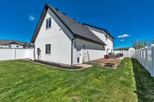 3009 S Edgewater Ln, Syracuse, UT 84075 - Photo 25