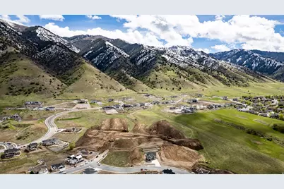 810 E 200 N #16, Providence, UT 84332 - Photo 5