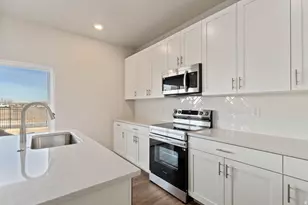 288 N Roundabout St, Saratoga Springs, UT 84045 - Photo 13