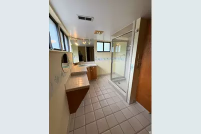 2181 E Arbor Ln, Holladay, UT 84117 - Photo 17