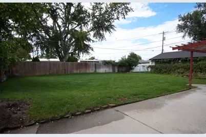 416 E 8260 S, Sandy, UT 84070 - Photo 41