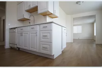 416 E 8260 S, Sandy, UT 84070 - Photo 7