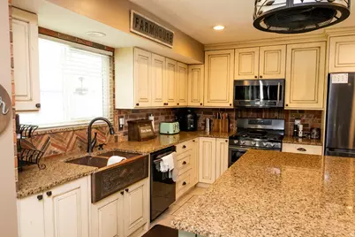 5204 S Bright Morning Cir, Taylorsville, UT 84123 - Photo 13