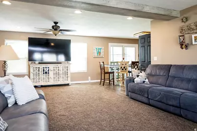 5204 S Bright Morning Cir, Taylorsville, UT 84123 - Photo 9