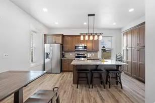 275 N 200 E, Loa, UT 84747 - Photo 7