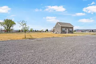 275 N 200 E, Loa, UT 84747 - Photo 33