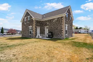 275 N 200 E, Loa, UT 84747 - Photo 27