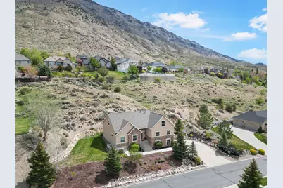 9476 N Avanyu Dr, Pleasant Grove, UT 84062 - Photo 7