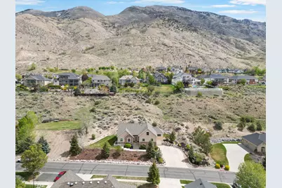 9476 N Avanyu Dr, Cedar Hills, UT 84062 - Photo 7