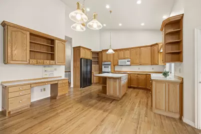 8506 S Willow Creek Dr, Sandy, UT 84093 - Photo 15