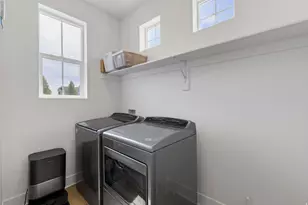 1592 W Parkview Dr, Syracuse, UT 84075 - Photo 17
