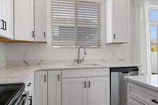1592 W Parkview Dr, Syracuse, UT 84075 - Photo 9
