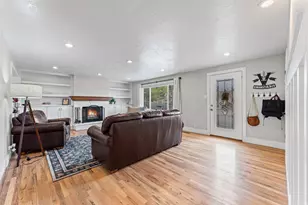 1019 E 400 N, Bountiful, UT 84010 - Photo 5