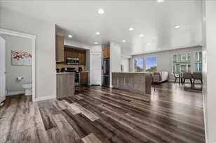 2504 N Knights Ln, Layton, UT 84041 - Photo 3