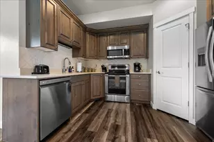 2504 N Knights Ln, Layton, UT 84041 - Photo 5