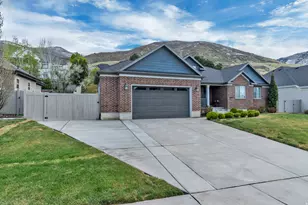 1668 N 400 W, Farmington, UT 84025 - Photo 3