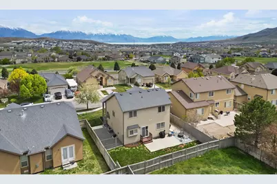 8757 N Jefferson Dr, Eagle Mountain, UT 84005 - Photo 41