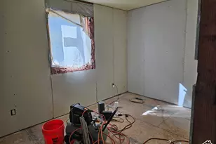163 Carson Ave, East Carbon, UT 84520 - Photo 5