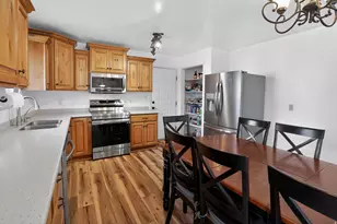 1019 E Maple Dr, Spanish Fork, UT 84660 - Photo 7