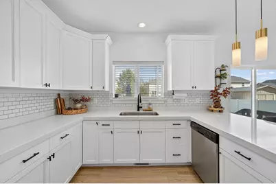 1313 E Ballast Way, Eagle Mountain, UT 84005 - Photo 9