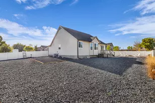 1373 N 2700 W, Clinton, UT 84015 - Photo 29