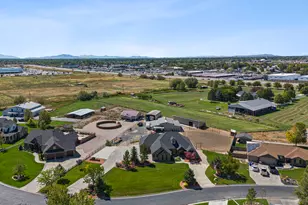 1829 W Heritage Ranch Dr N, Farr West, UT 84404 - Photo 23