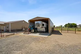 1829 W Heritage Ranch Dr N, Farr West, UT 84404 - Photo 19