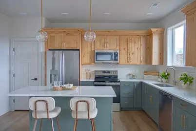 190 E 625 S, Hyde Park, UT 84318 - Photo 5