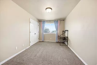 1805 W 5050 S, Roy, UT 84067 - Photo 11