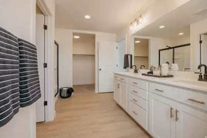 5233 S Paramount Dr, Riverdale, UT 84405 - Photo 23