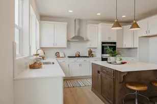 5233 S Paramount Dr, Riverdale, UT 84405 - Photo 5