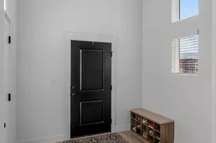 826 W Walnut Bark Ln, Mapleton, UT 84664 - Photo 3