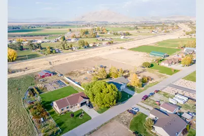 1010 S Anna Ekins Memorial Ln, Genola, UT 84655 - Photo 35