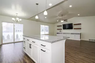 868 E Cliffrose Dr, Eagle Mountain, UT 84005 - Photo 13