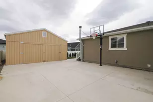 868 E Cliffrose Dr, Eagle Mountain, UT 84005 - Photo 7