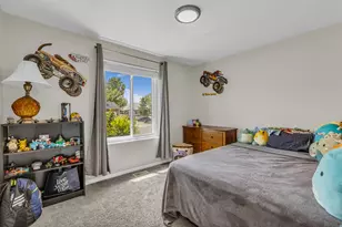 486 W 350 S, Layton, UT 84041 - Photo 13