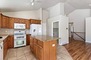 949 E Chris Circle, Clearfield, UT 84015 - Photo 7