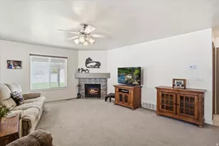 1229 N 2025 W, Layton, UT 84041 - Photo 7