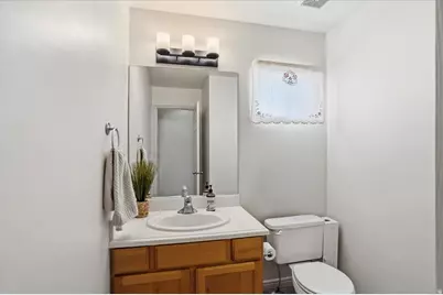 1229 N 2025 W, Layton, UT 84041 - Photo 23